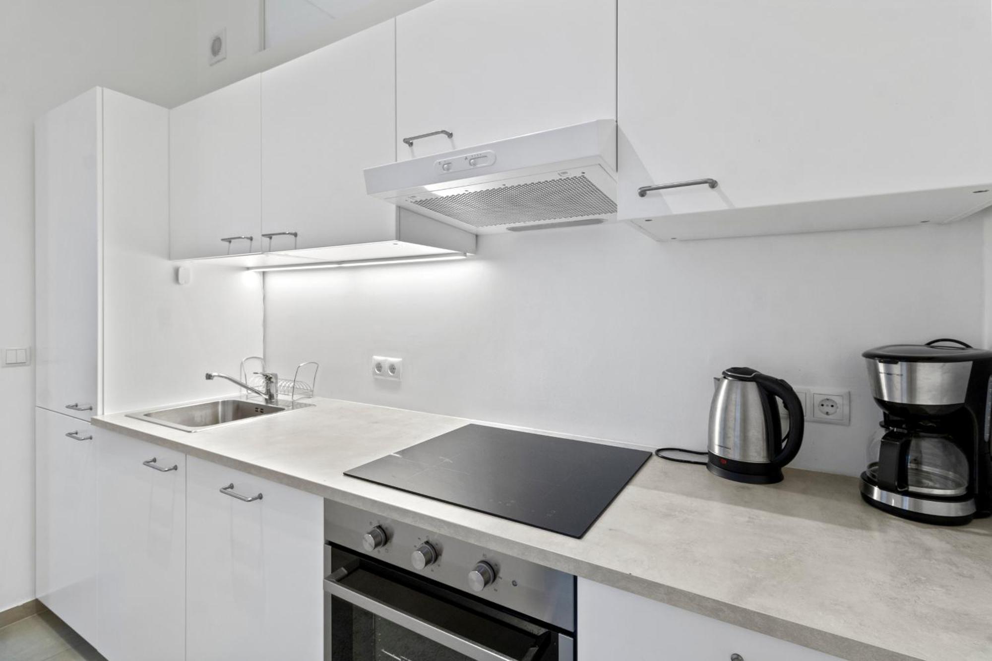 Balcony Apartment, 4 Min To U3 Zipperer Strasse Apartment Wien